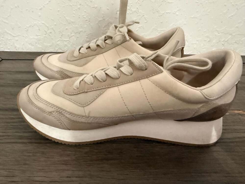 Universal Thread Courtney Beige Lace-Up Platform Sneakers